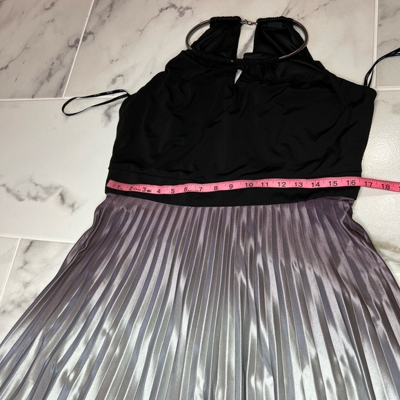 𝅺CITY CHIC Pleated Ombre Maxi Dress black/grey - Picture 10 of 12